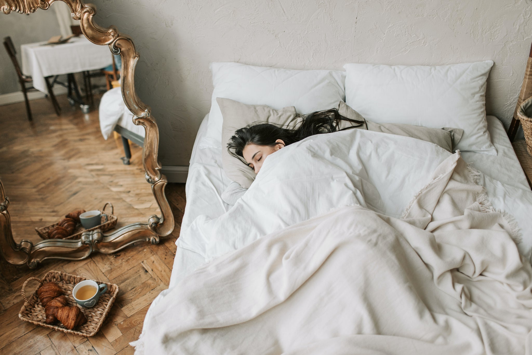 8 Things You Unconsciously Do In Your Sleep